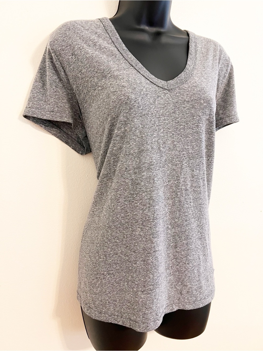 Universal Thread Gray V-Neck Shirt - Picture 3 of 5